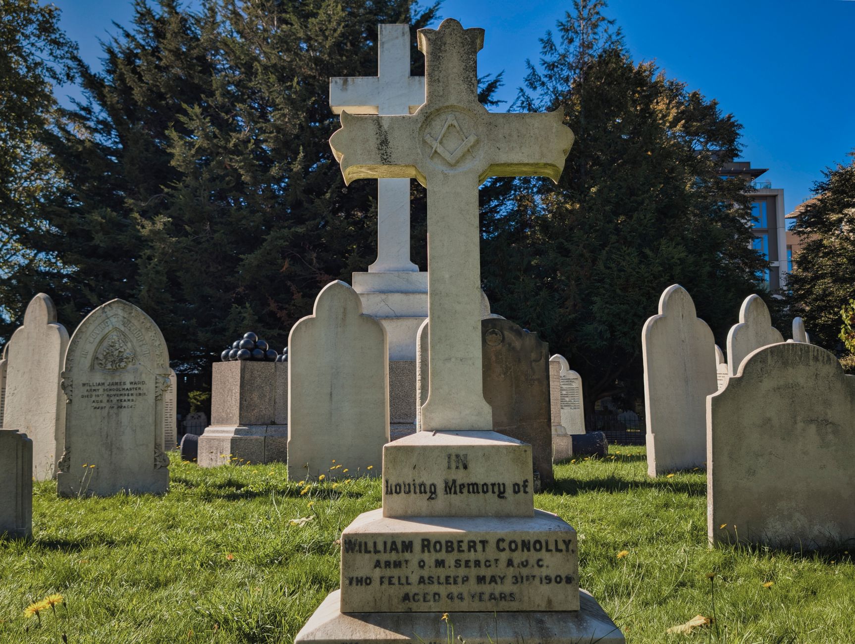 Why the Oldest Gravestones in English Churchyards Are Sometimes Better Preserved Than Those Carved a Century Later