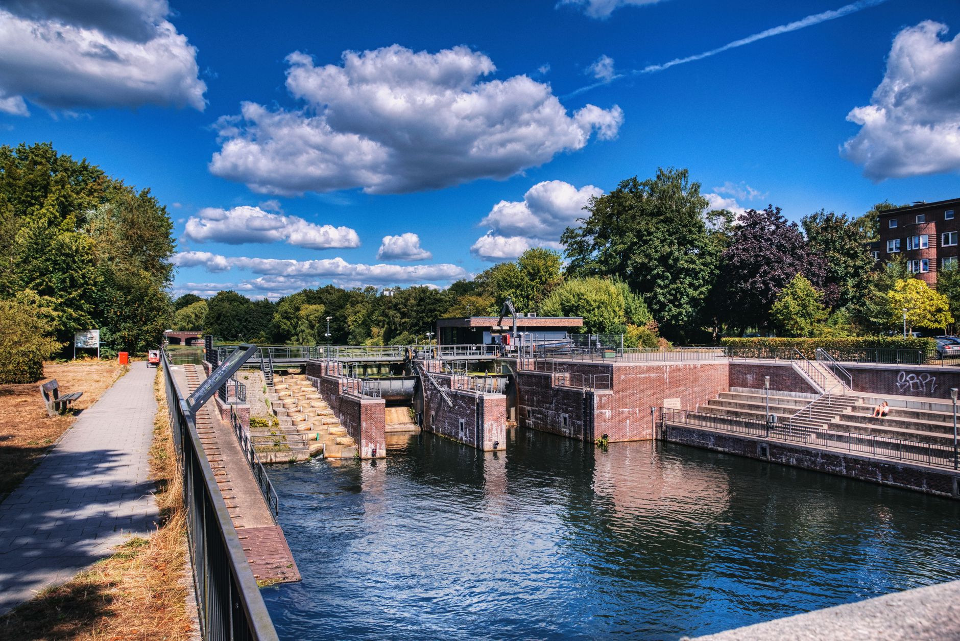The Greening of Britain’s Canal Locks: What Two Centuries of Algae, Lime and Slow Water Are Doing to Cast Iron and Stone